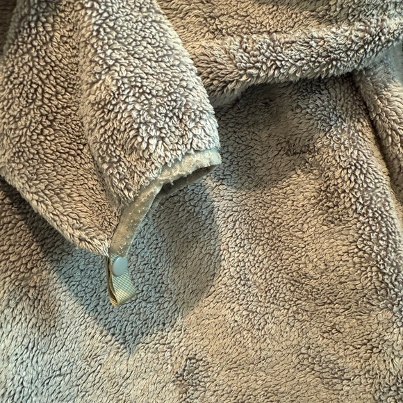 The North Face Women’s Gray Fleece Jacket - Picture 8 of 9